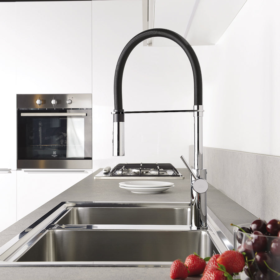 Miscelatore lavello cucina in ottone Paffoni Light Exclusive Edition con canna orientabile e doccia estraibile finitura cromo