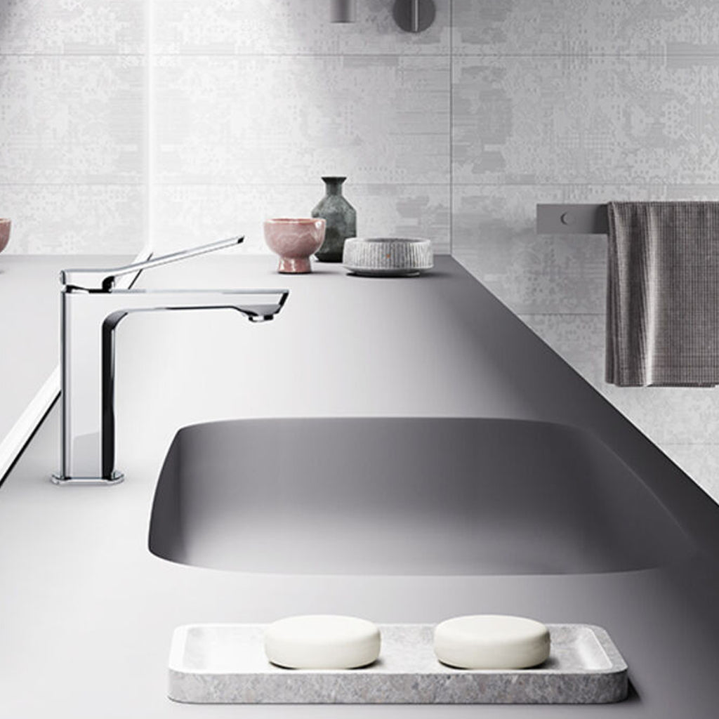 Miscelatore lavabo in ottone con scarico clic clac serie Tilt di Paffoni cromato