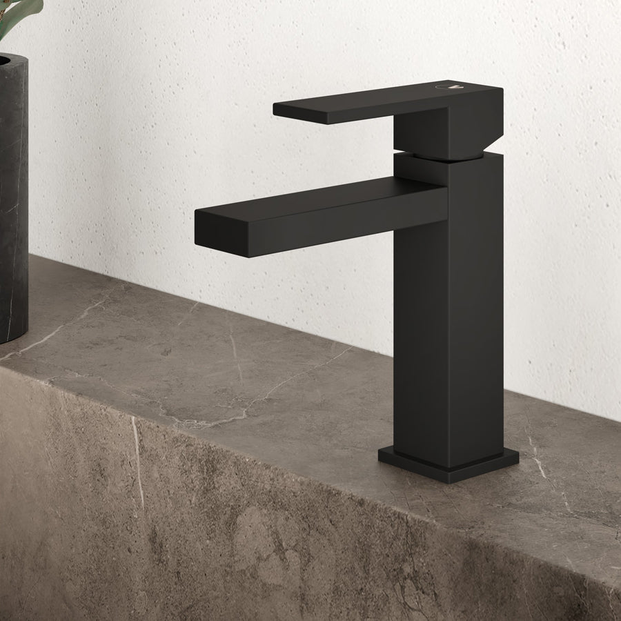 Set di miscelatori da bagno lavabo e bidet di colore nero RubiFlux Square Carbon con piletta clic clac