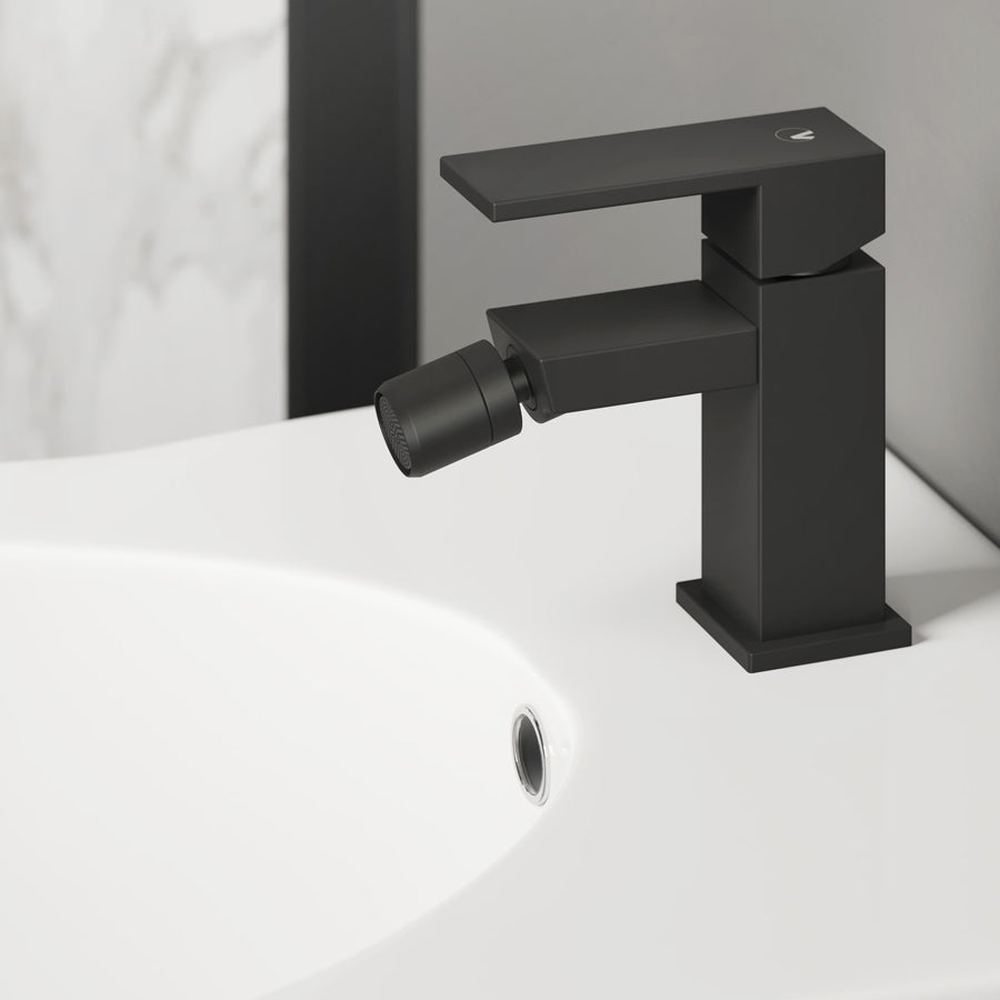 Set di miscelatori da bagno lavabo e bidet di colore nero RubiFlux Square Carbon con piletta clic clac